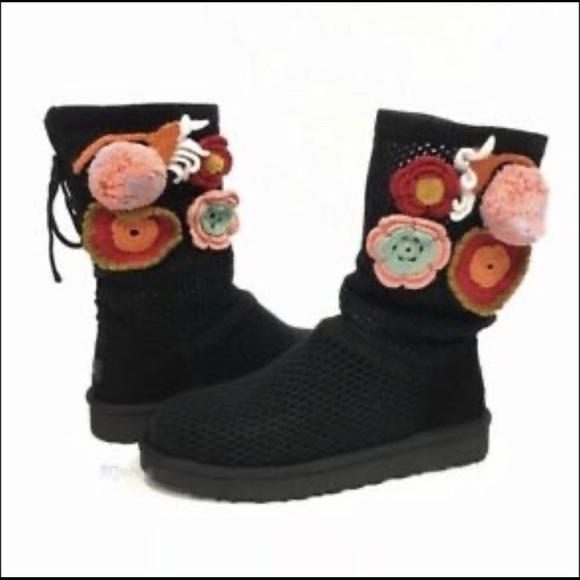 BNIB UGG Classic Crochet ~ Size 5 ~ Never Worn - Picture 3 of 3